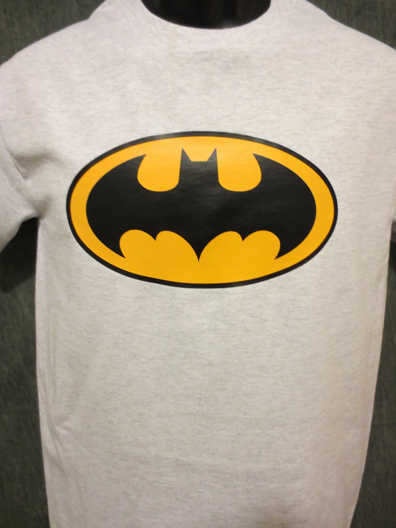 Batman Classic Logo White Tshirt - TshirtNow.net - 1