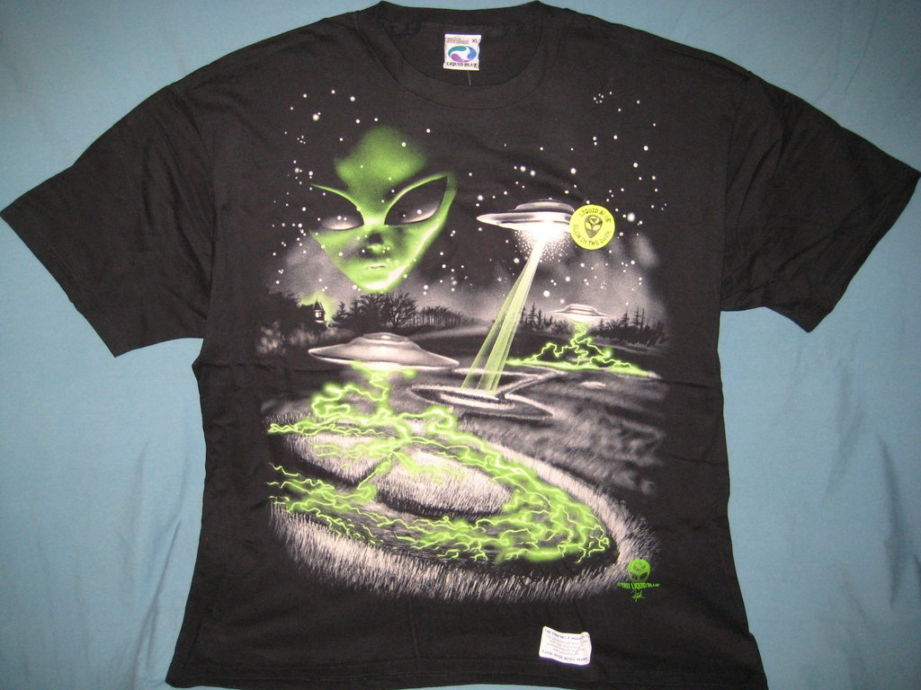 Alien Saucer Crop Circles Glows-in-the-dark Black Tshirt Size XL - TshirtNow.net - 1