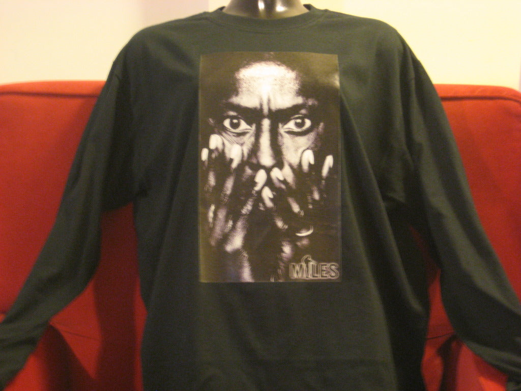 Miles Davis Hands on Face Longsleeve Tshirt - TshirtNow.net - 2